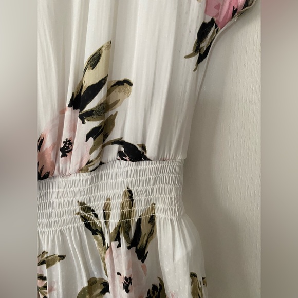 Women’s Dynamite Small T-Shirt - Picture 4 of 5